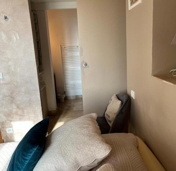Номер Basic, Maison D Hôtes Bastide St Victor à 2,5 Kilomètres De Lourmarin