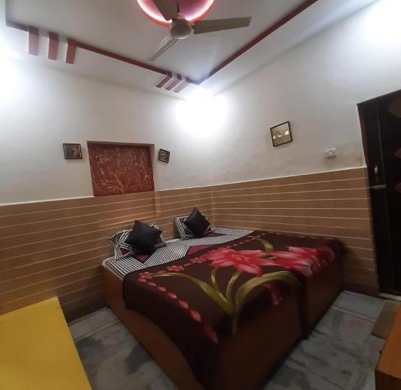 Номер Стандарт, Friends Guest House & Hostel  Near Taj Mahal