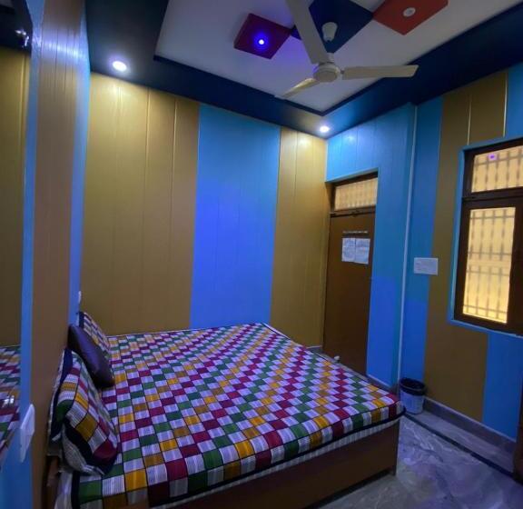 Номер Стандарт, Friends Guest House & Hostel  Near Taj Mahal