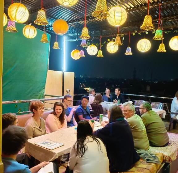 Номер Стандарт Трехместный, Friends Guest House & Hostel  Near Taj Mahal