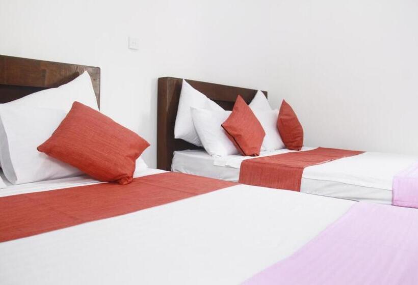Семейный Номер, Punsisi Resort   Adam S Peak