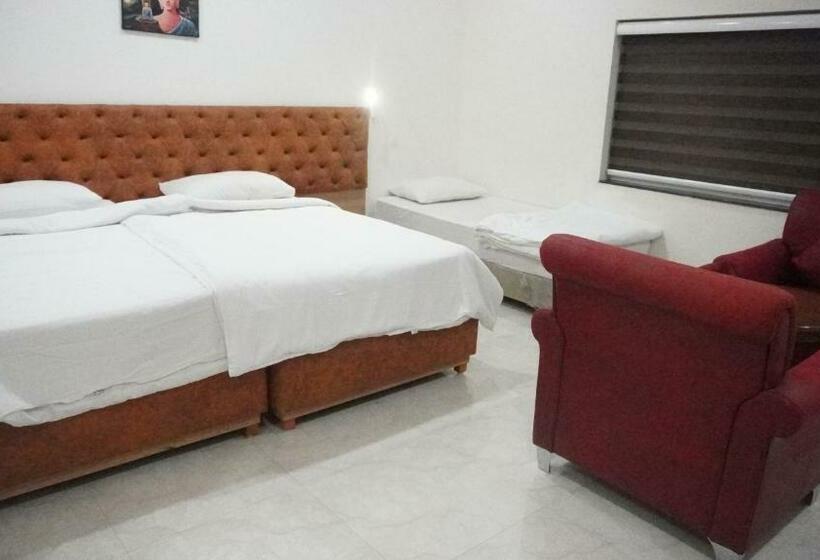 اتاق لوکس, The Rajgir Residency
