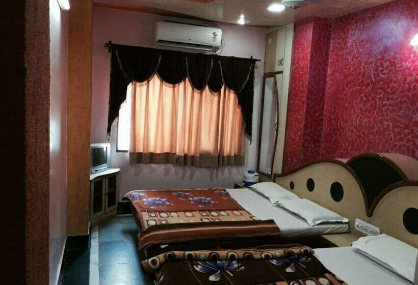 ファミリールーム, Hari Darshan