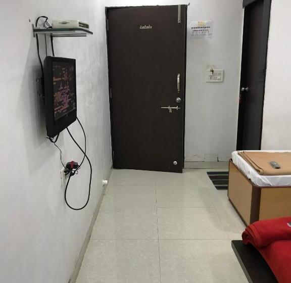 Habitación Triple Deluxe, Hari Darshan