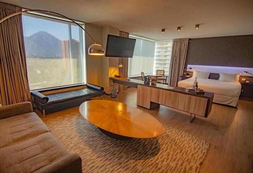 سوییت جونیور, Radisson Blu Plaza El Bosque Santiago