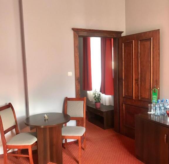 Номер Стандарт Трехместный, Legnicki Browar Książęcy Hotel I Restauracja