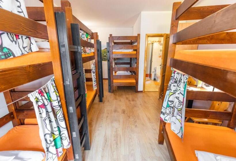 共用房间的床, Top Hostel Pokoje Gościnne