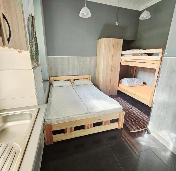 四人标准间, Top Hostel Pokoje Gościnne