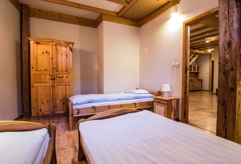 标准三人间共用浴室, Top Hostel Pokoje Gościnne