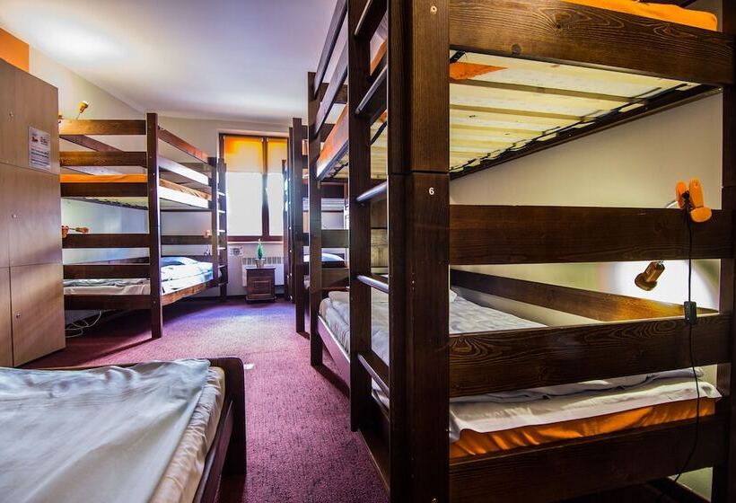 共用房间的床, Top Hostel Pokoje Gościnne