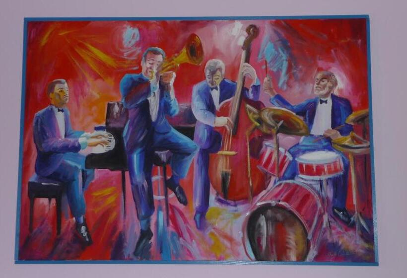 스탠다드 트리플 룸, Art & Music B&b