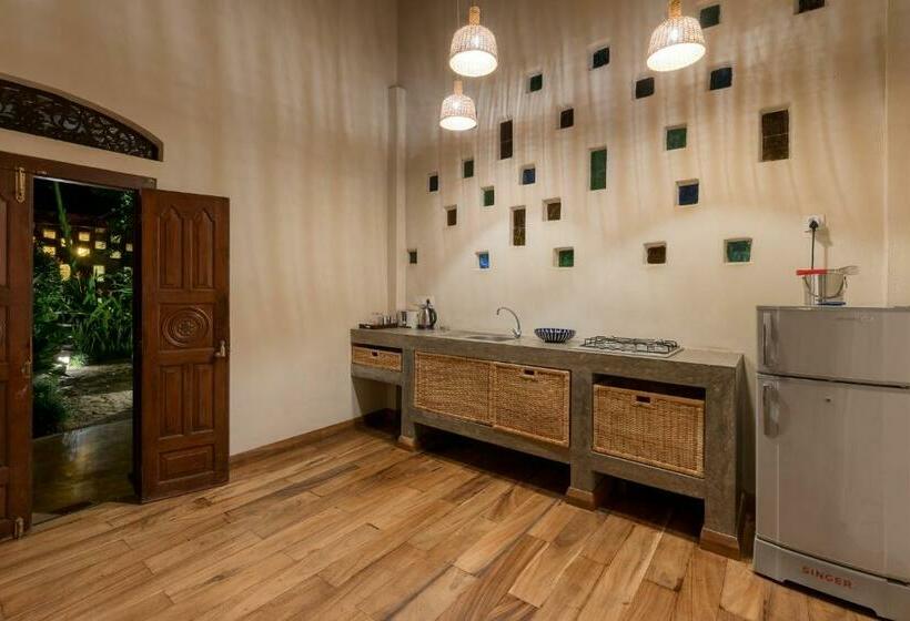 Бунгало Стандарт, D Canal House