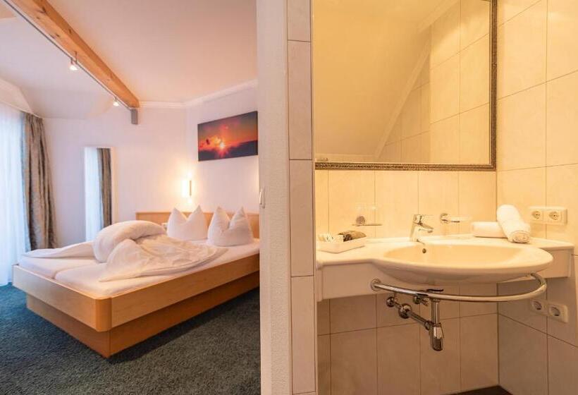 Апартаменты 3 Спальни, Garni Martina