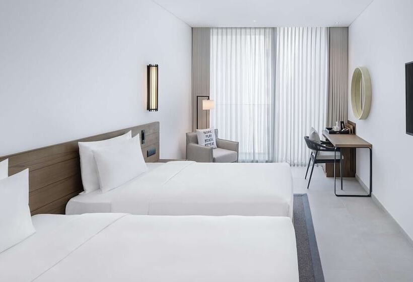 اتاق سوپریور با چشم‌انداز جانبی دریا, Radisson Beach Resort Palm Jumeirah
