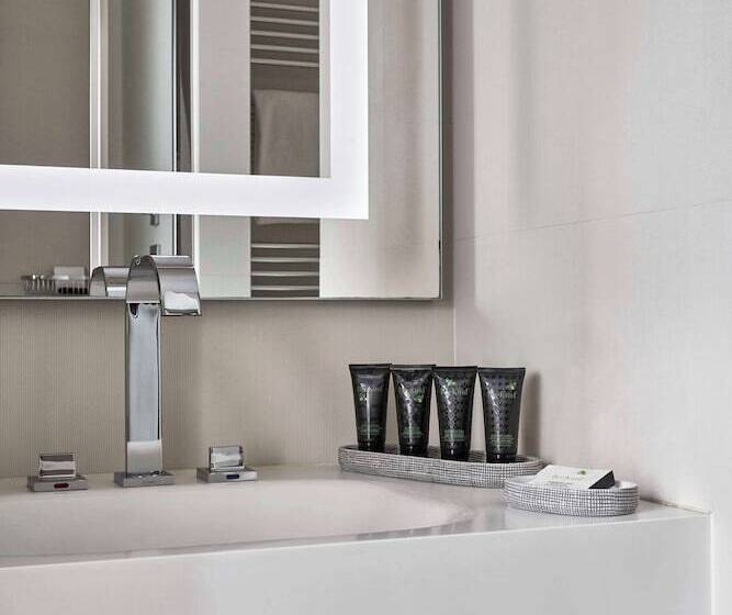 Suite with Terrace, Hyatt Centric Milan Centrale