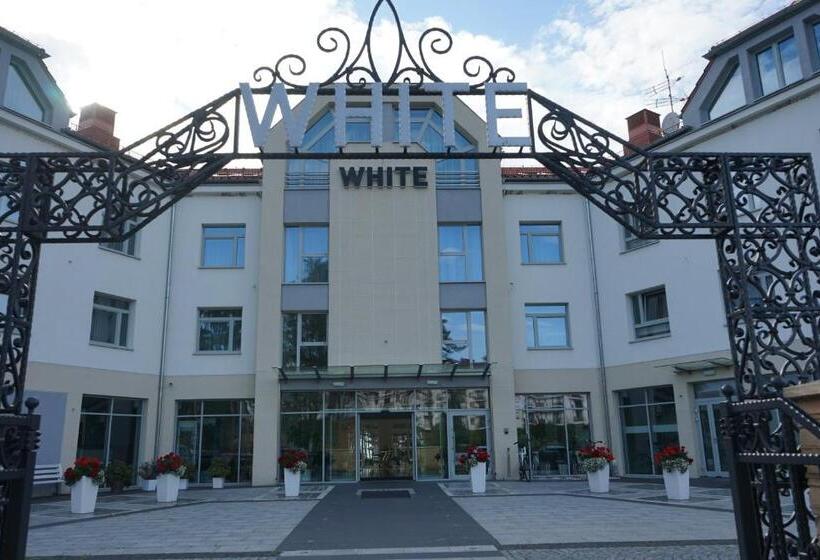 Семейный Номер, White