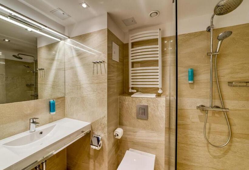 Quarto Familiar, White