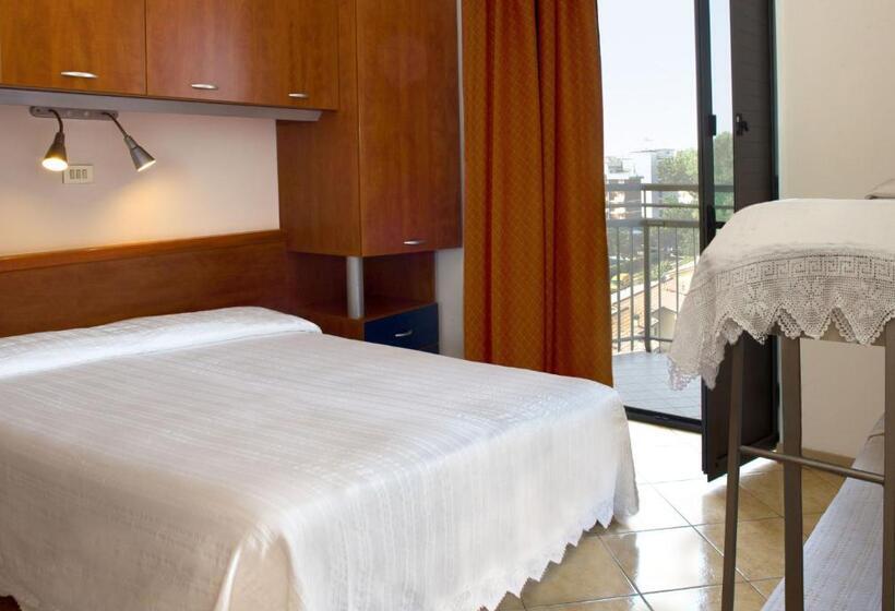 Economy Family Suite, Frank