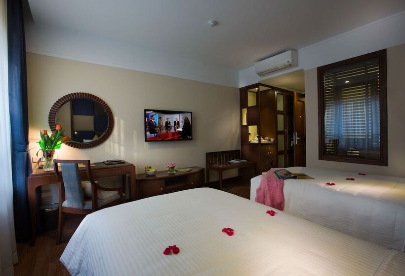 اتاق لوکس, La Siesta Classic Ma May
