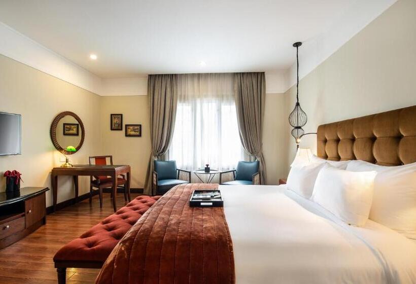 سوییت جونیور, La Siesta Classic Ma May