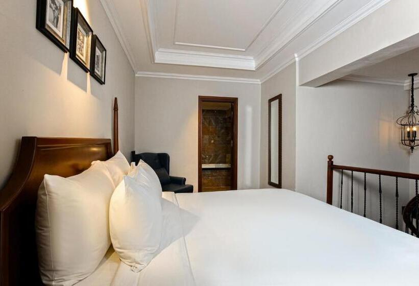 سوییت دوبلکس, La Siesta Classic Ma May