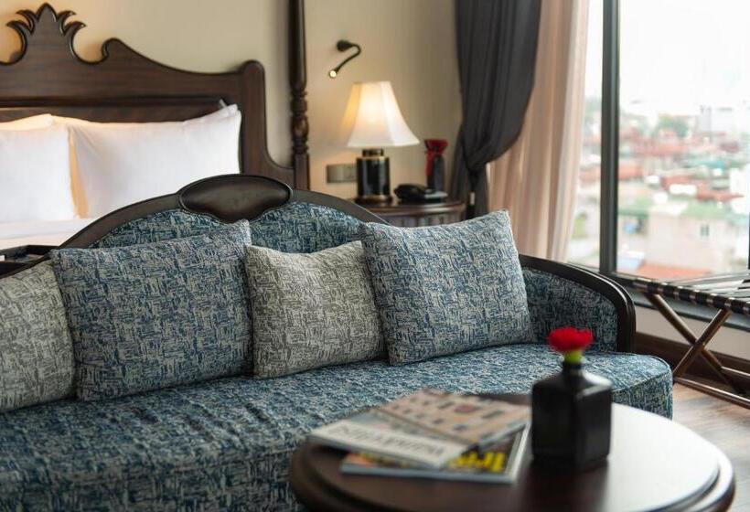 مجموعه ویستا شهر, La Siesta Classic Ma May