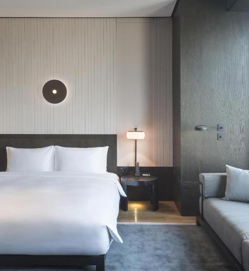 Люкс, Hyatt Regency Wuhan Optics Valley