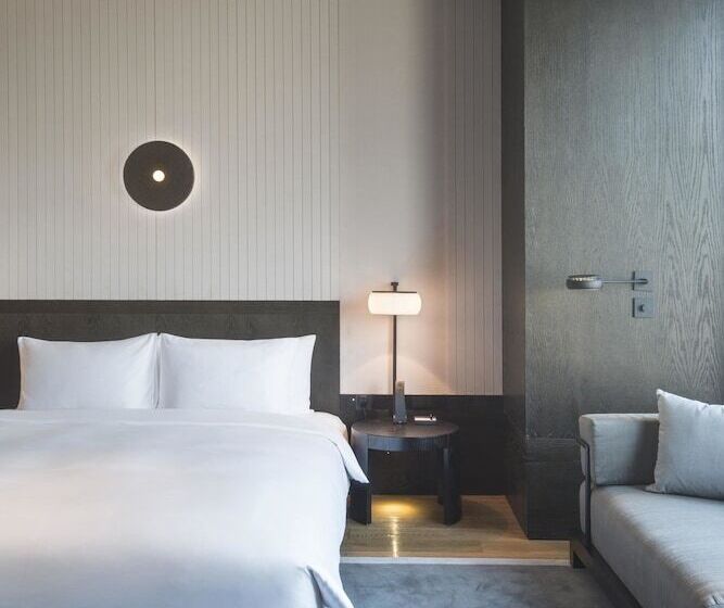 Номер Клуб, Hyatt Regency Wuhan Optics Valley