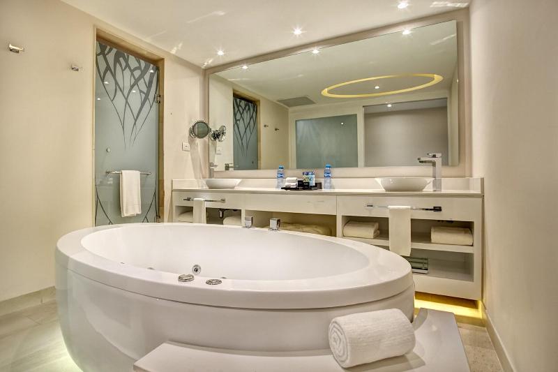 스위트 클럽 바다 뷰, Royalton Riviera Cancun, An Autograph Collection - All Inclusive Resort & Casino