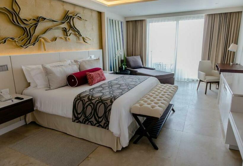 جناح جونيور كلوب بإطلالة على البحر, Royalton Riviera Cancun, An Autograph Collection - All Inclusive Resort & Casino