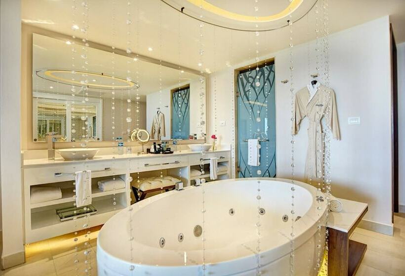 جناح ديلوكس غرفتين نوم, Royalton Riviera Cancun, An Autograph Collection - All Inclusive Resort & Casino