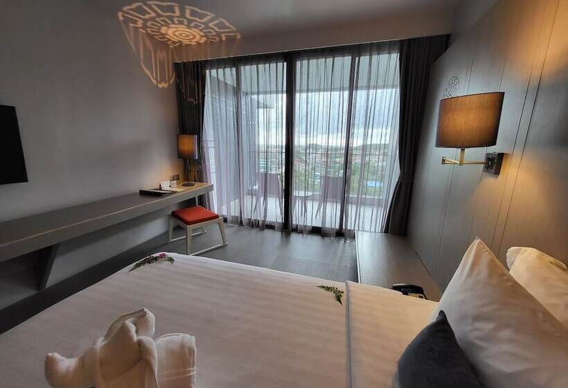 اتاق لوکس با چشم‌انداز دریا, The Yama Hotel Phuket
