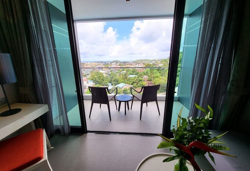 اتاق سوپریور با چشم‌انداز دریا, The Yama Hotel Phuket