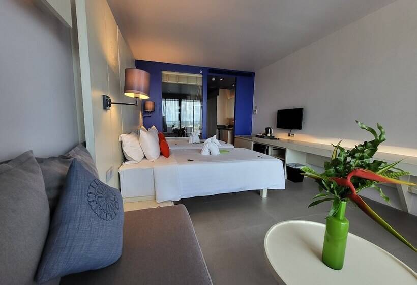 اتاق سوپریور با چشم‌انداز دریا, The Yama Hotel Phuket