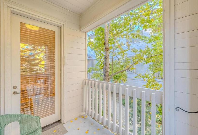 آپارتمان 2 خوابه, Ski In Ski Out Squaw Valley Lodge Slopeside Townhome