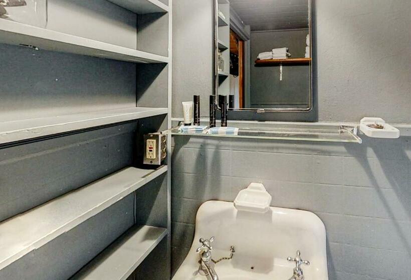 استودیوی استاندارد, Sprucewold Beach House