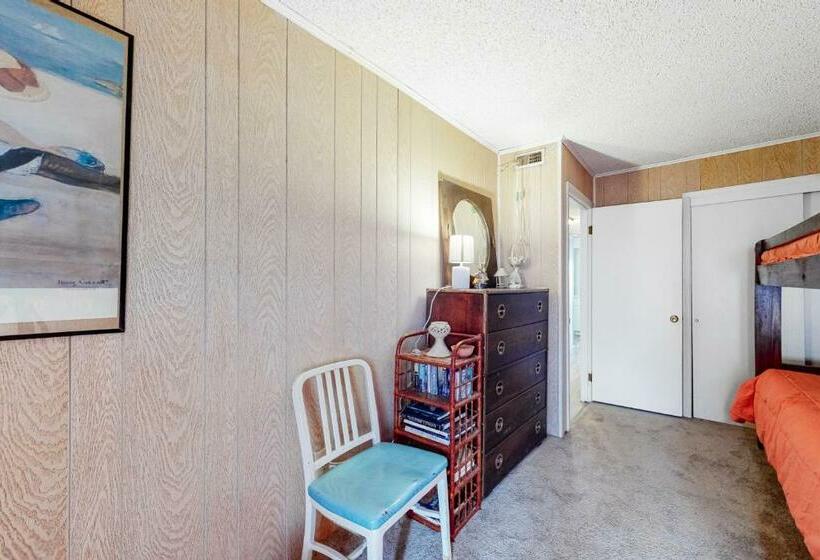 آپارتمان 2 خوابه, Cedar Shores     30142 Cedar Shores Rd #e144