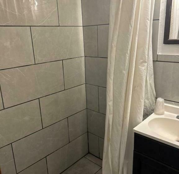 חדר סטנדרט יחיד, Hillcrist Motel