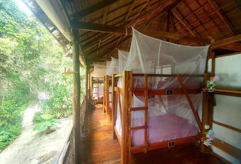 Кровать в Общей Комнате, Kamaku Bungalows