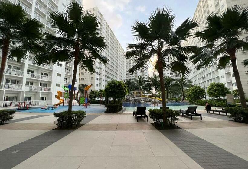 Quarto Estandar, Shore1 Residences Yam Staycation