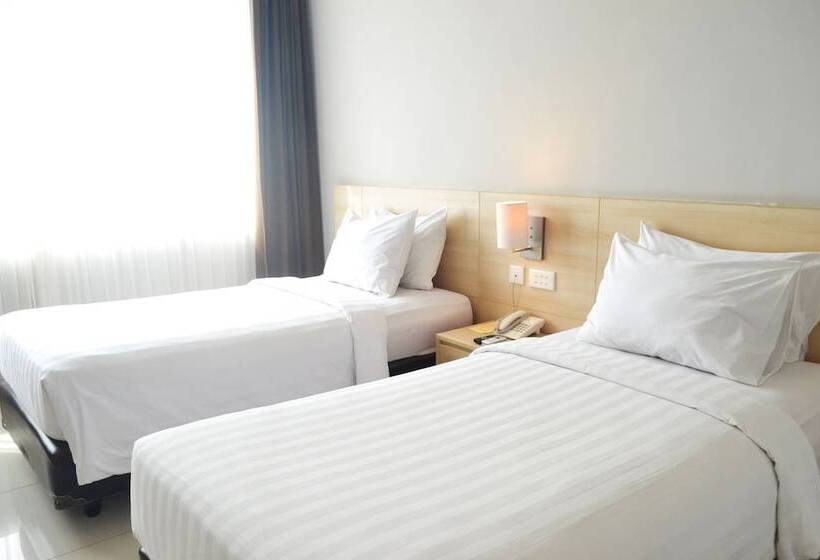 غرفة ديلوكس, Grand Cakra Hotel Malang