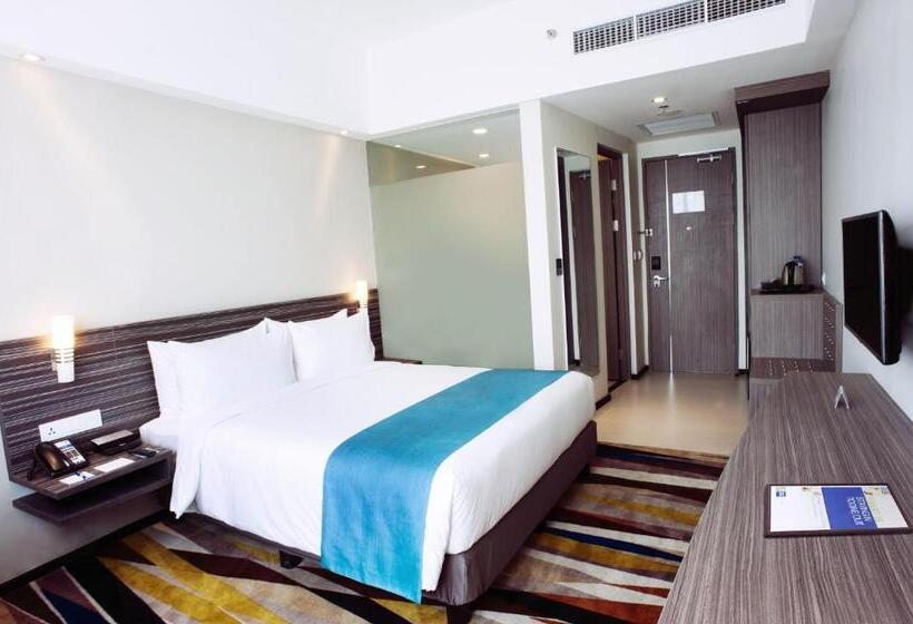 带城市景观的标准间, Holiday Inn Express Surabaya Centerpoint, An Ihg
