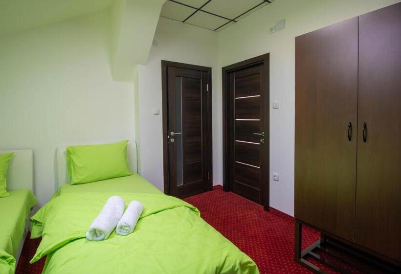 اتاق استاندارد, Hostel Aurora