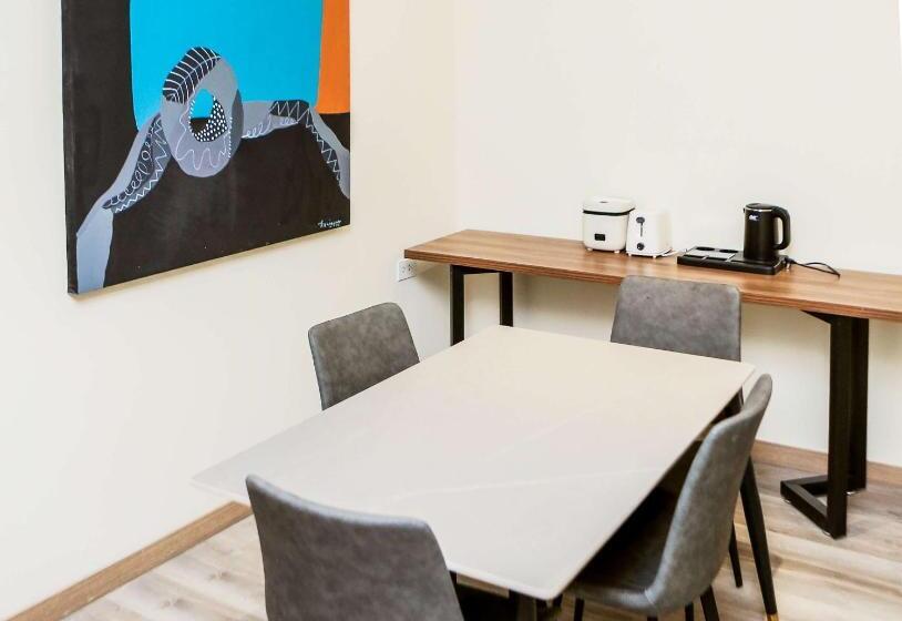Люкс Deluxe Кровать Кинг, Surestay Studio By Best Western Clarkview, Angeles City