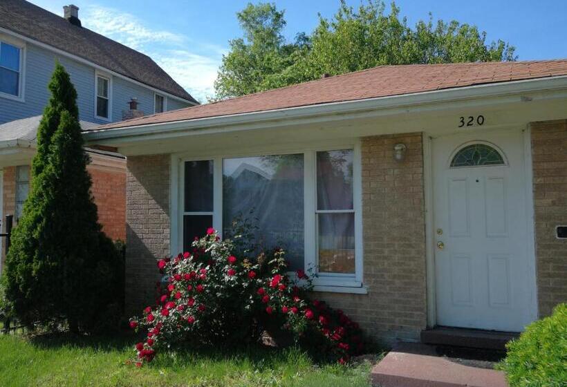 Economy Szoba, 320 Happy Home