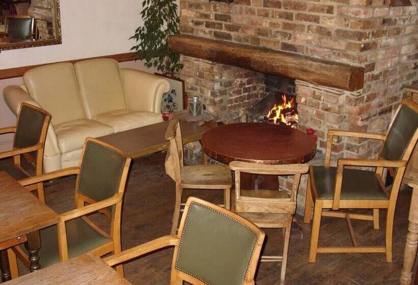 Четырехместный Номер Стандарт, Chichester Inn