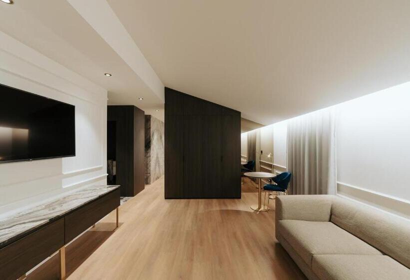 带露台的套间, Albergo Italia