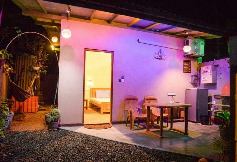 标准房带园景, Red Eyes Cottage Hikkaduwa