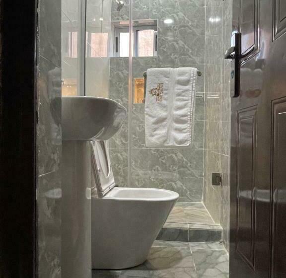 Deluxe Suite King Bed, Beniks Courtyard