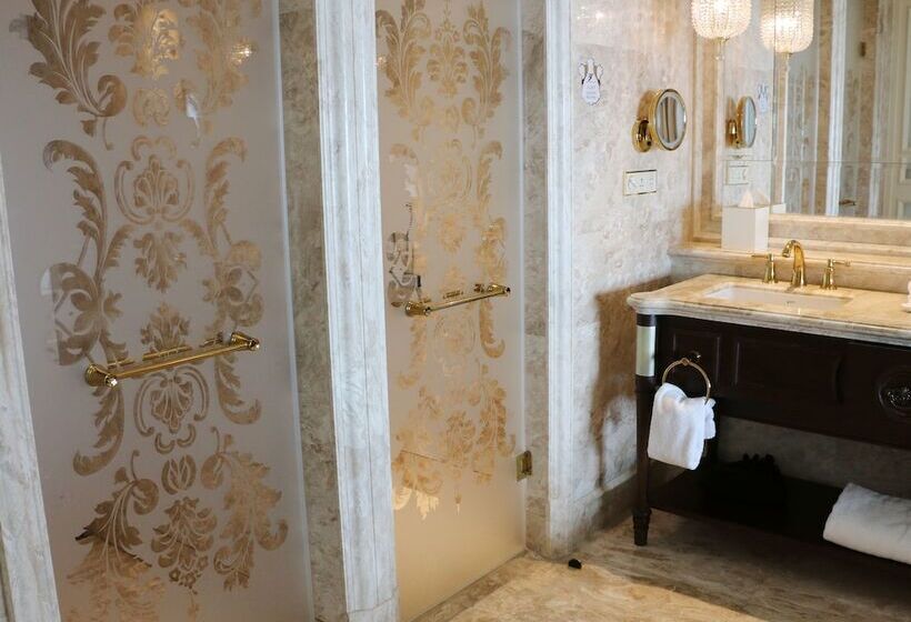 Номер Стандарт Вид на Море, The Castle Hotel, A Luxury Collection Hotel, Dalian